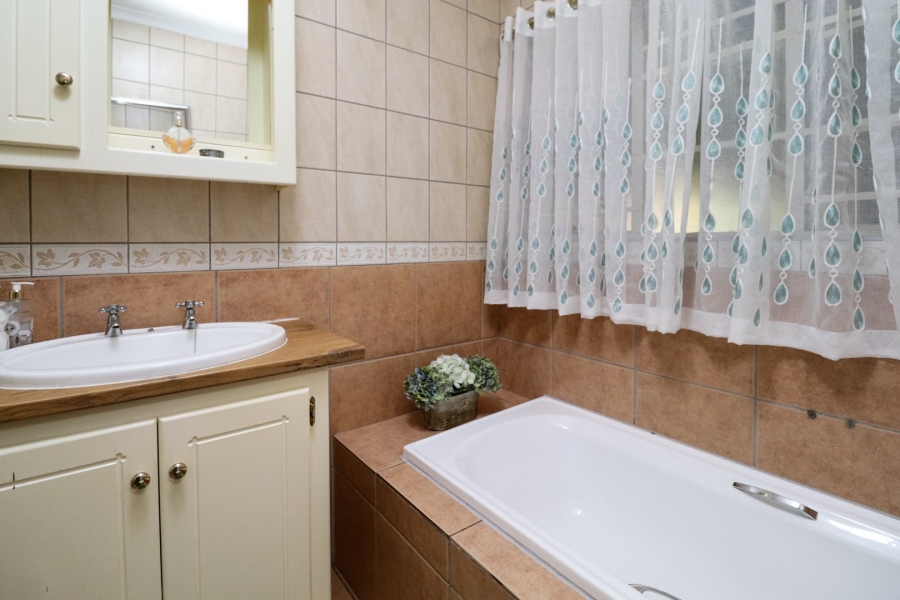 3 Bedroom Property for Sale in Flimieda North West
